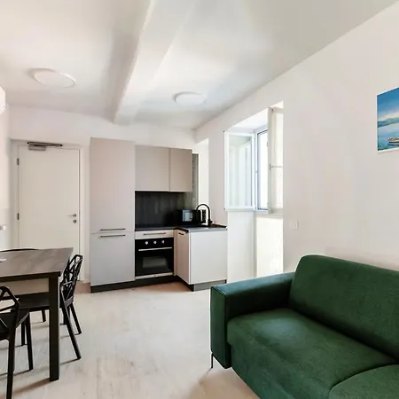 Lago Suites *